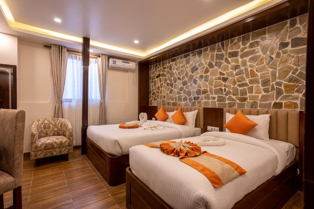 Airport Himalaya Boutique Hotel Катманду Экстерьер фото
