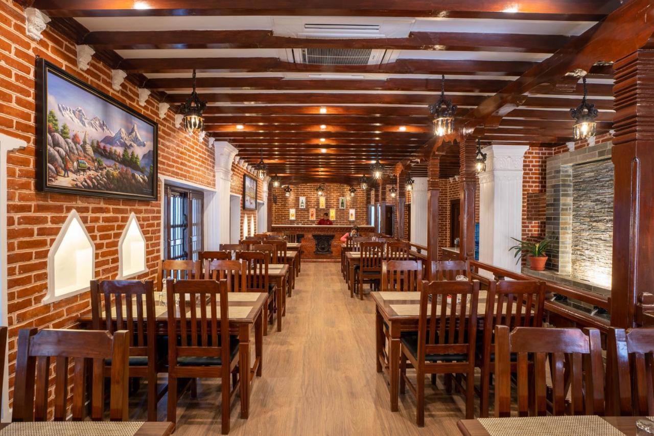 Airport Himalaya Boutique Hotel Катманду Экстерьер фото