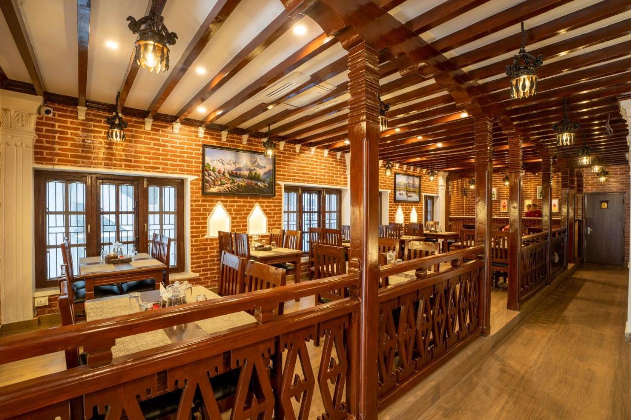 Airport Himalaya Boutique Hotel Катманду Экстерьер фото