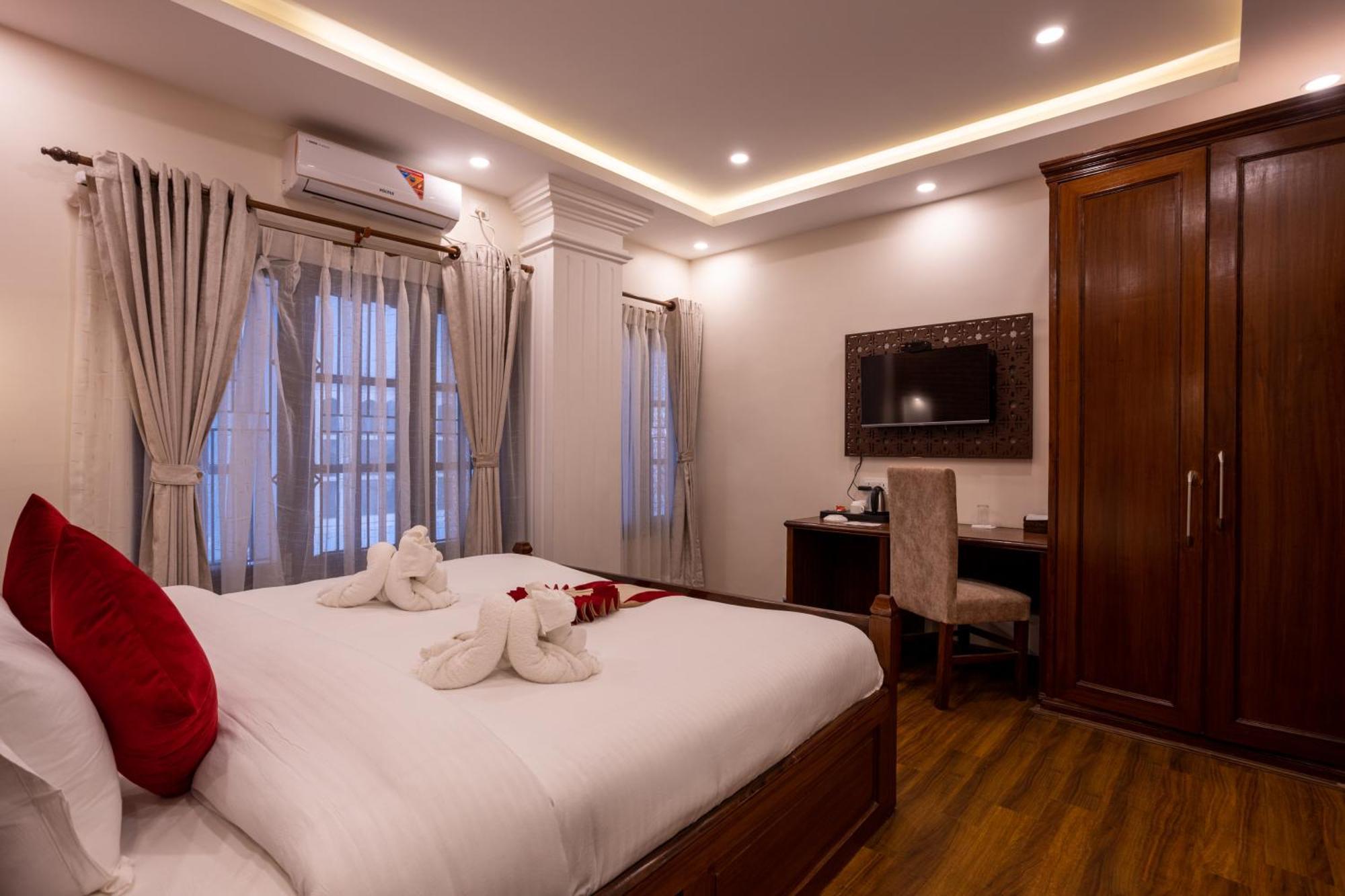 Airport Himalaya Boutique Hotel Катманду Экстерьер фото