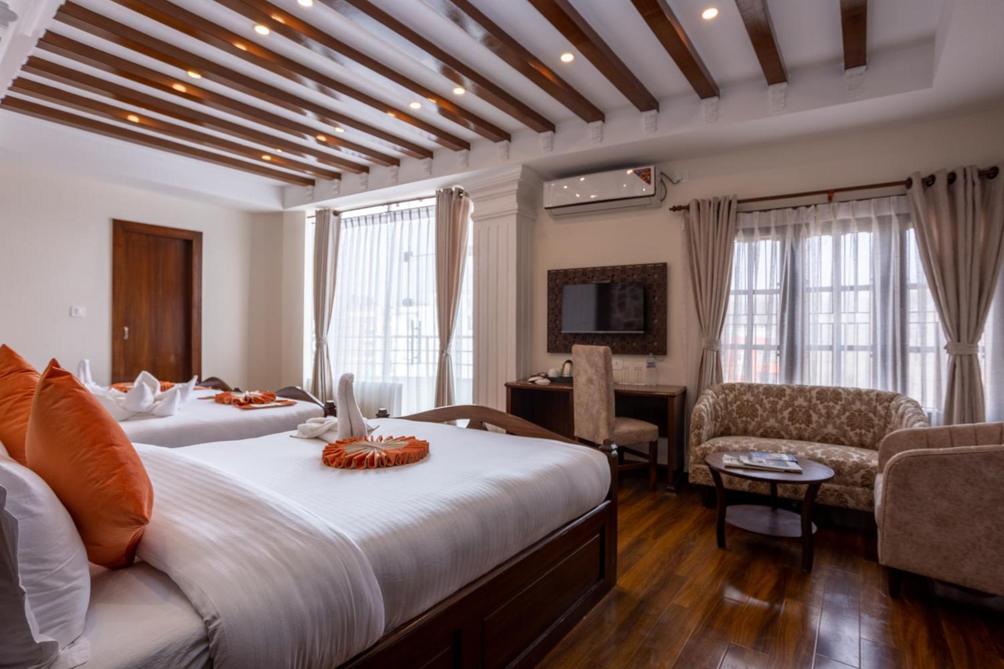 Airport Himalaya Boutique Hotel Катманду Экстерьер фото