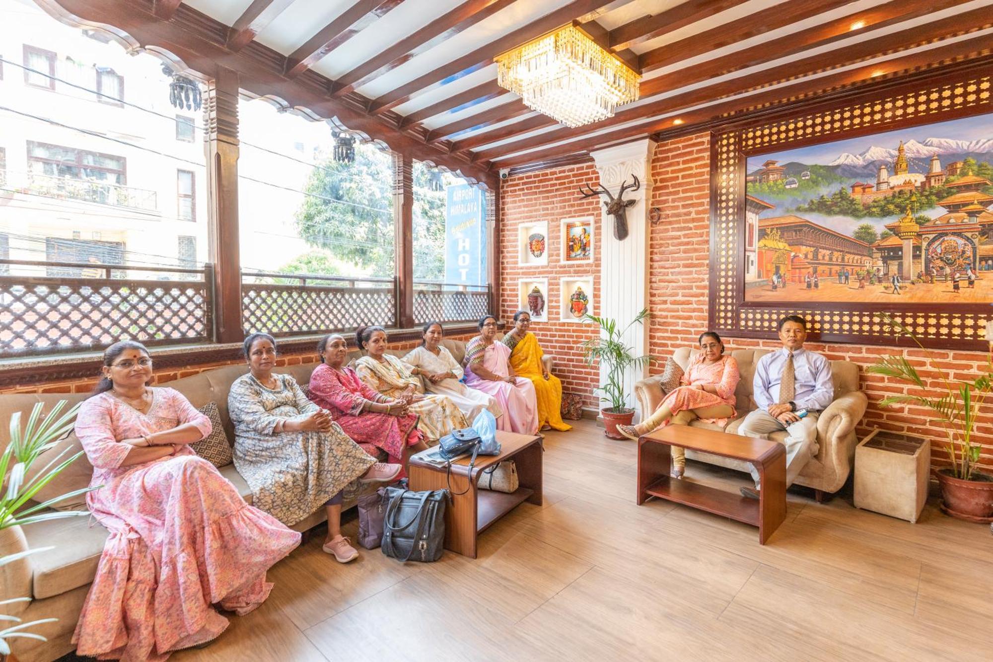 Airport Himalaya Boutique Hotel Катманду Экстерьер фото